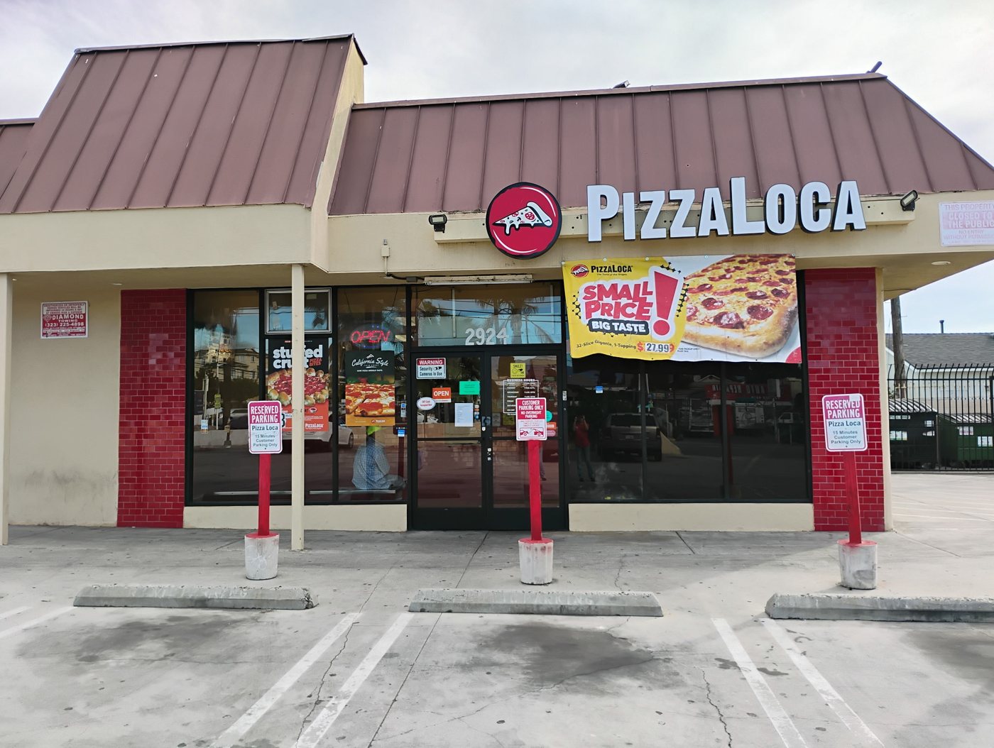 PizzaLoca Cesar Chavez storefront